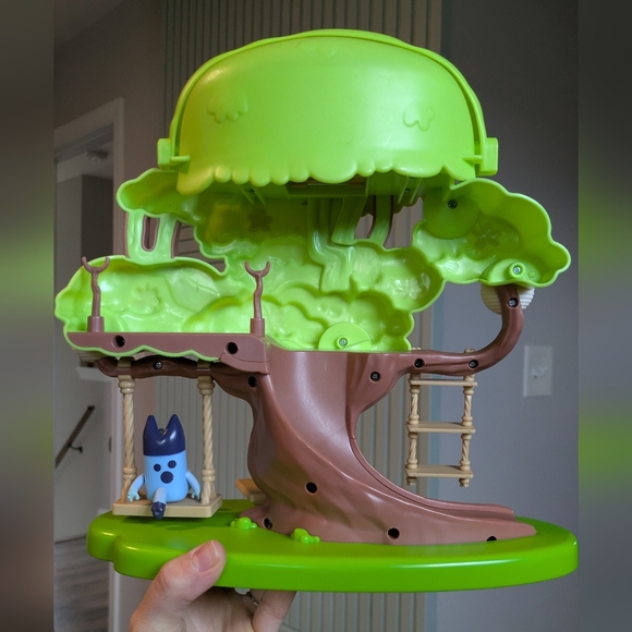 Bluey Treehouse Playset - Picture 2 of 2